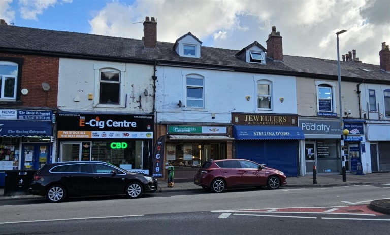 Northenden Road, Sale Moor