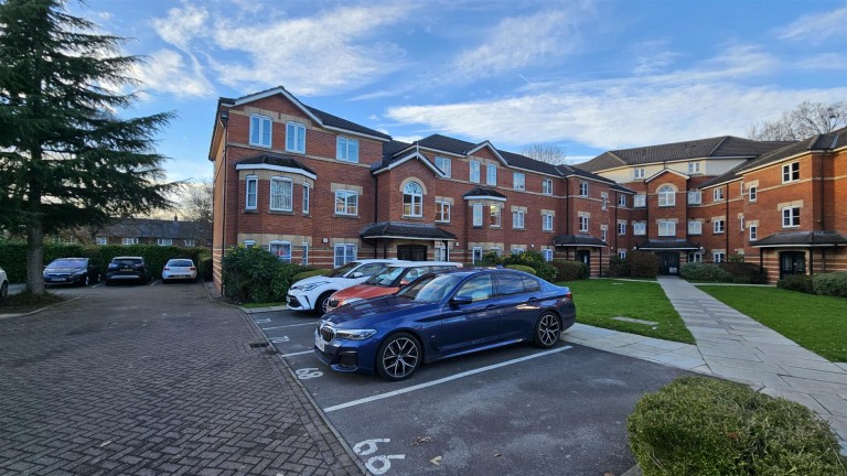 Starling Close, Sharston